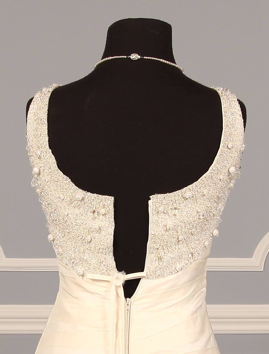 St Pucchi 525 Wedding Dress Back Bodice