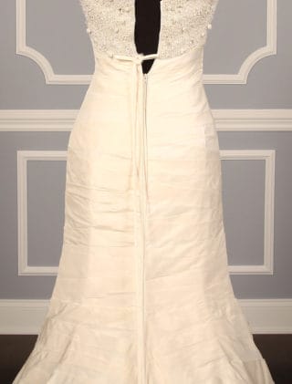 St Pucchi 525 Wedding Dress Back Skirt Detail