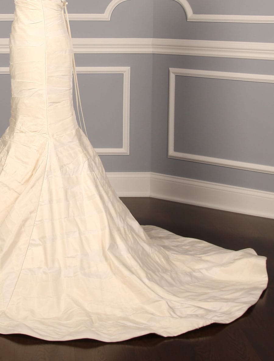 St Pucchi 525 Wedding Dress Discounted Side Train