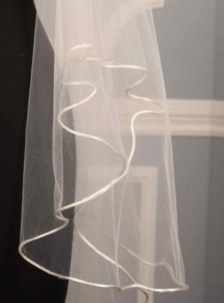 S202VL Wedding Veil Detail