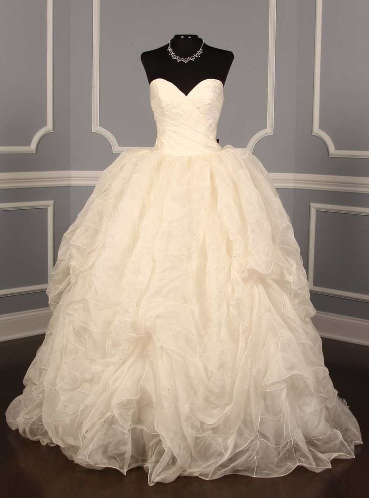 Avine Perucci by St. Pucchi 542 Avine Perucci by St. Pucchi 542