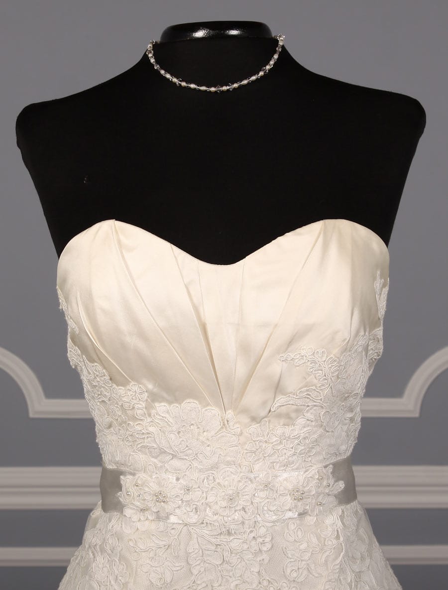 Lea-Ann Belter Harlow Wedding Dress Front Bodice