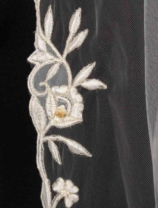 St Pucchi M1324-2 Bridal Veil Detail