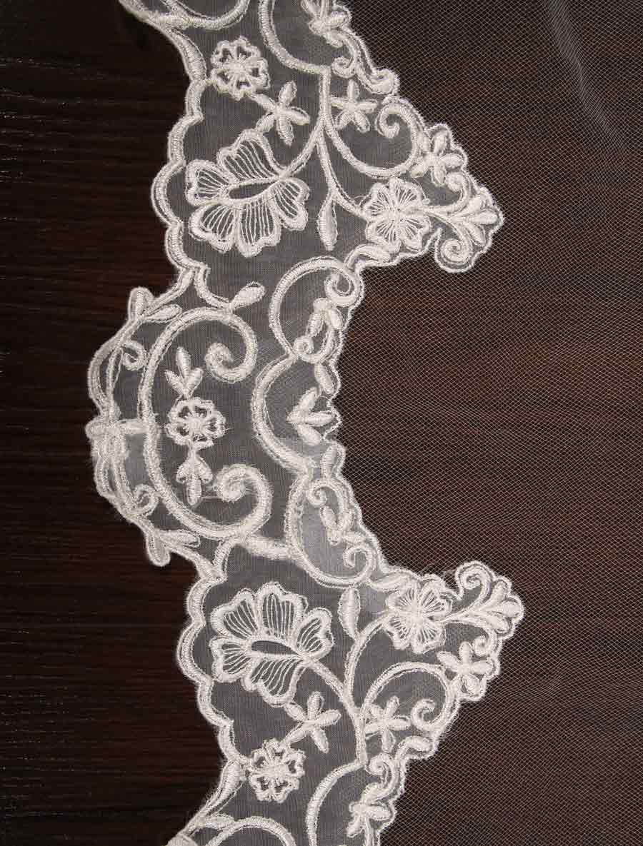 St. Pucchi M1295 Bridal Veil Detail