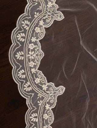 St. Pucchi M9312 Bridal Veil Detail