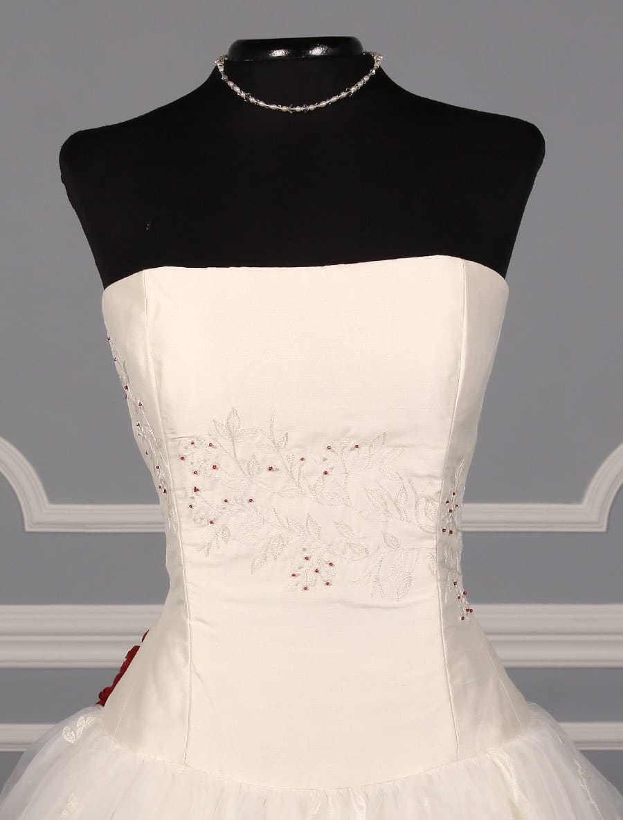 St Pucchi Fleur Wedding Dress Front Bodice