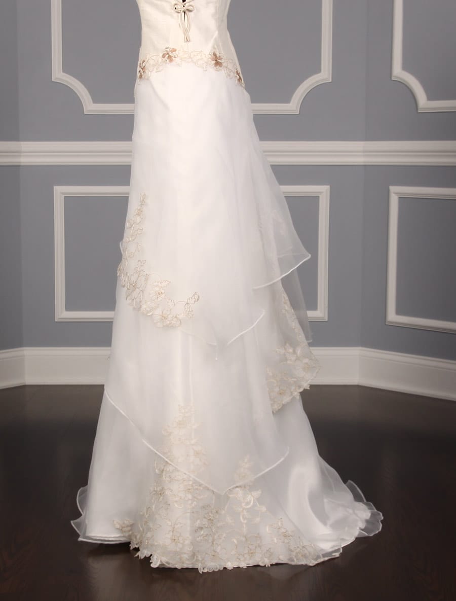 St Pucchi Valencia Z134 Wedding Dress Discounted Side Skirt