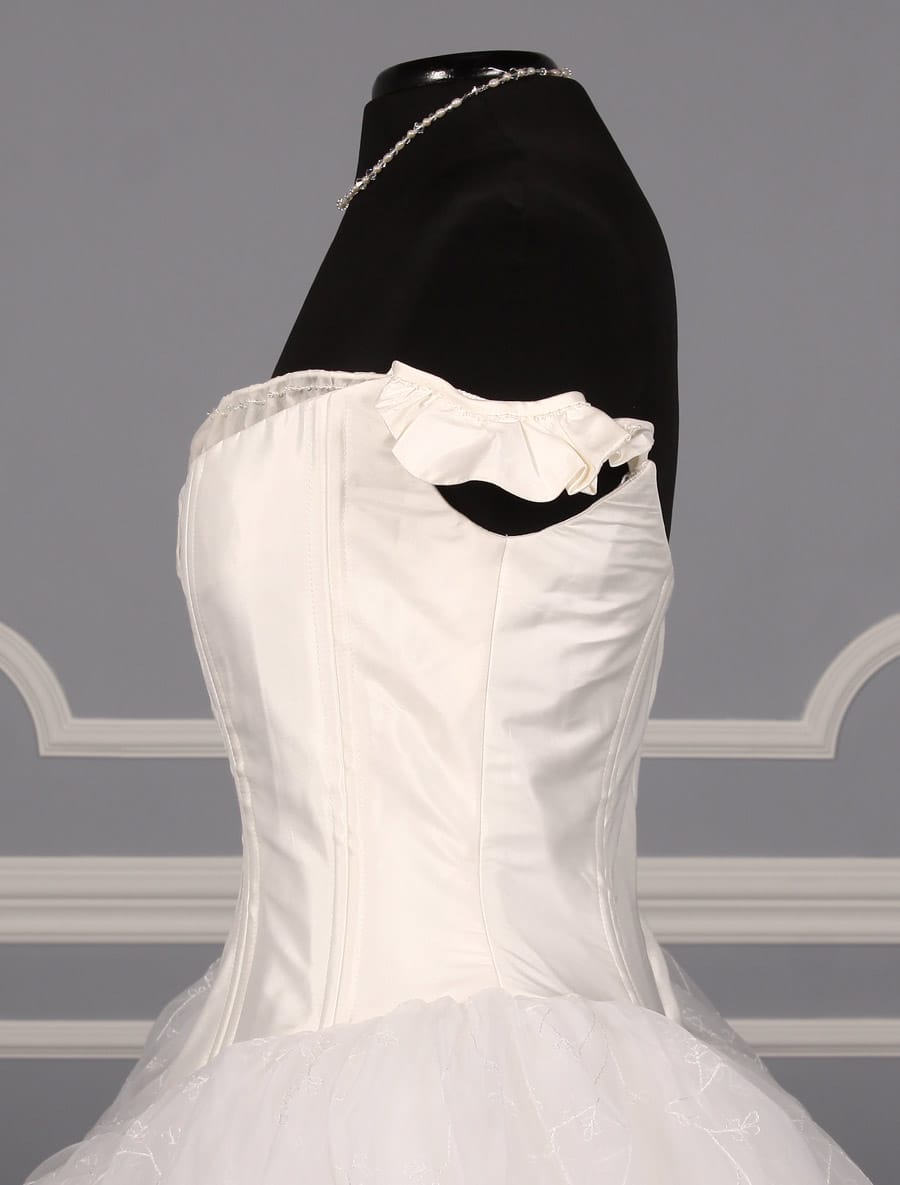 St. Pucchi Valentina Z114 Wedding Dress Side Bodice