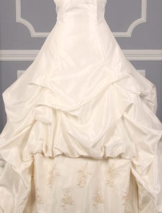 St Pucchi Hannah Z306 Wedding Dress Front Skirt Detail