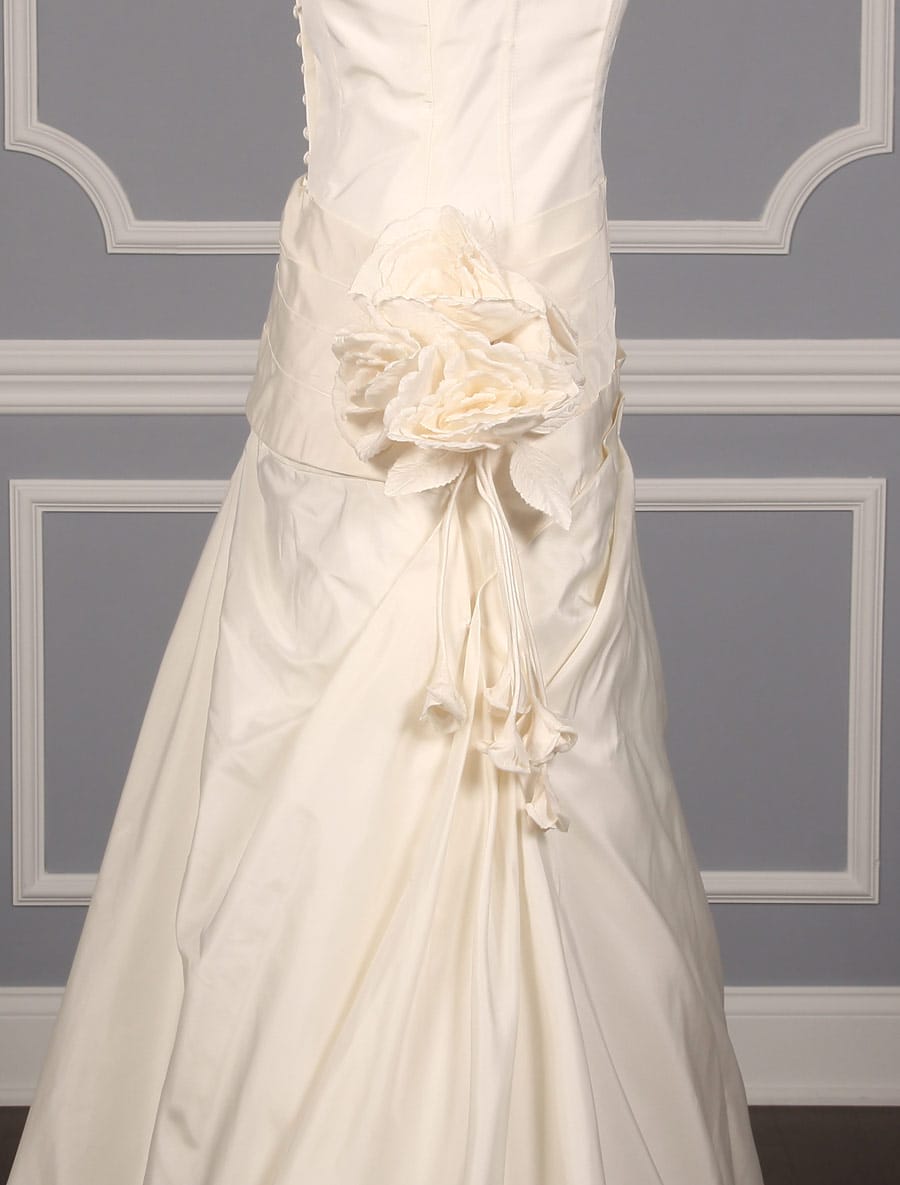 St. Pucchi Desiree Z106 Wedding Dress Side Skirt Detail