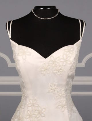 St. Pucchi Justine Z158 Wedding Dress Front Bodice