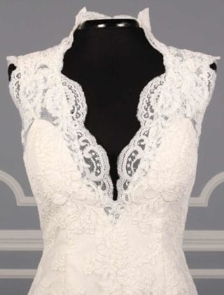 St. Pucchi Mia Z300 Wedding Dress Front Bodice