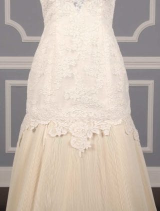 St. Pucchi Mia Z300 Wedding Dress Front Skirt Detail