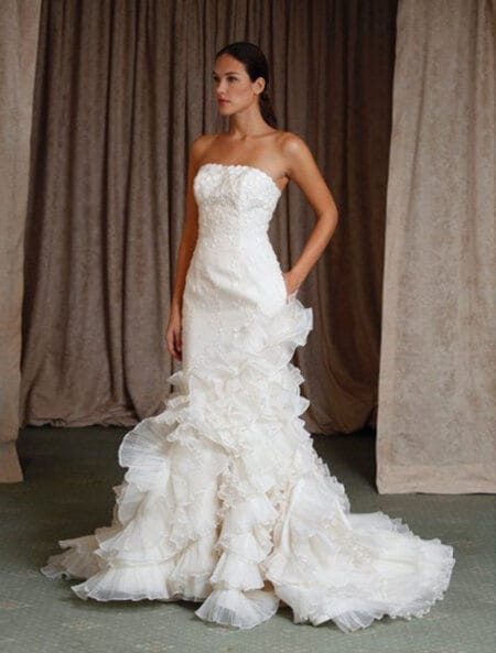 St. Pucchi Violet Z337 Wedding Dress Size 6