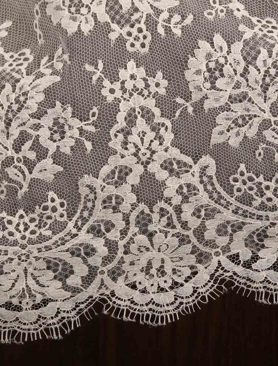 Pronovias Alcoy Wedding Dress Discounted Detail