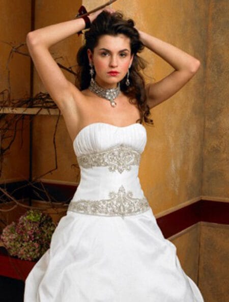 St. Pucchi Isabella Z209 Wedding Dress Size 6