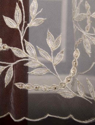 St. Pucchi V-S422 Bridal Veil Detail