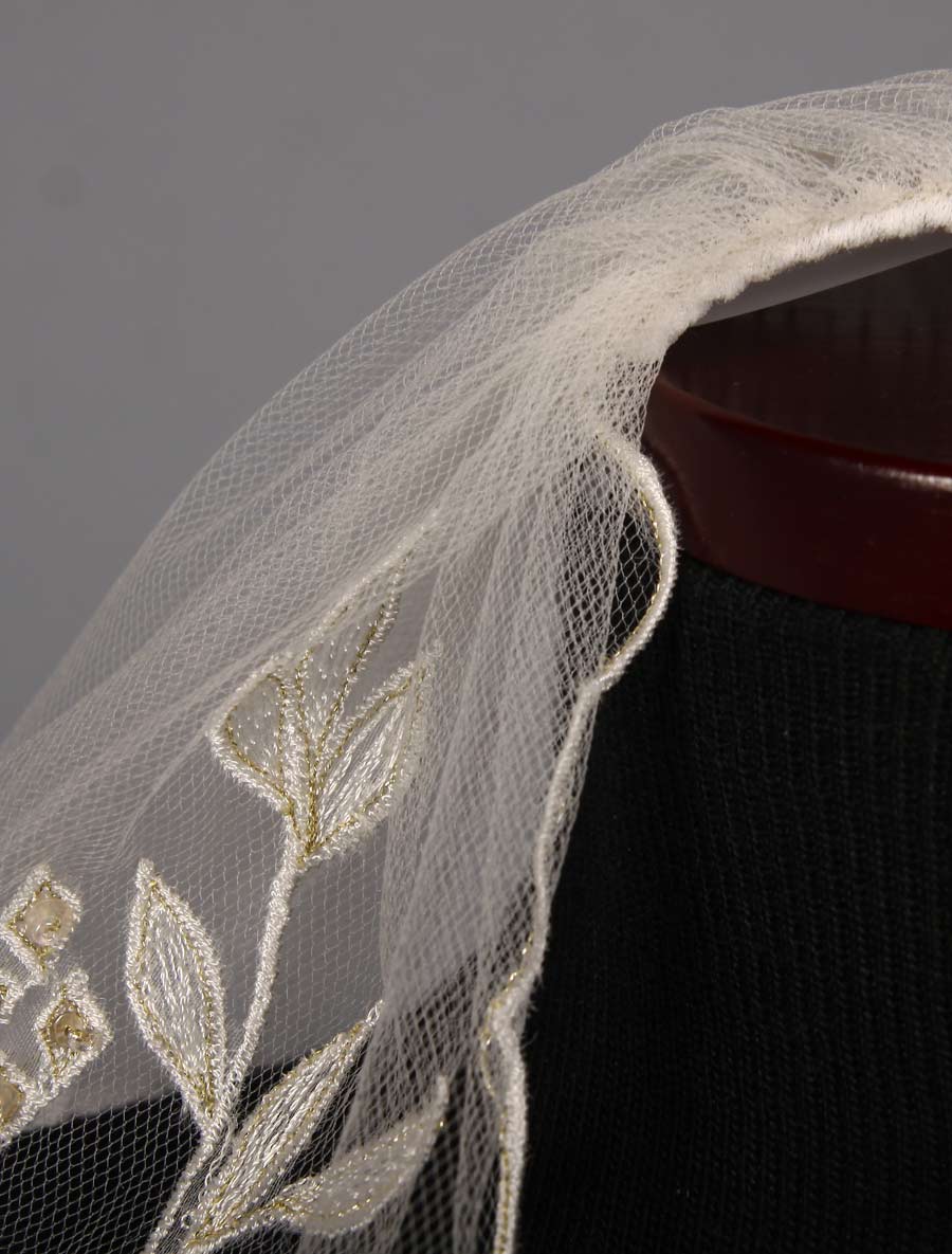 St. Pucchi V-S422 Wedding Veil Detail