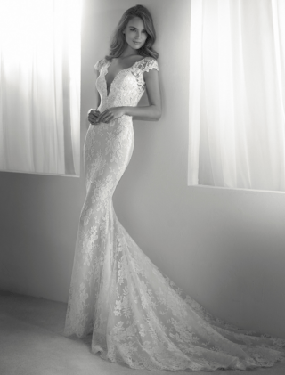 Pronovias Ritmo Lace Wedding Dress without detachable train