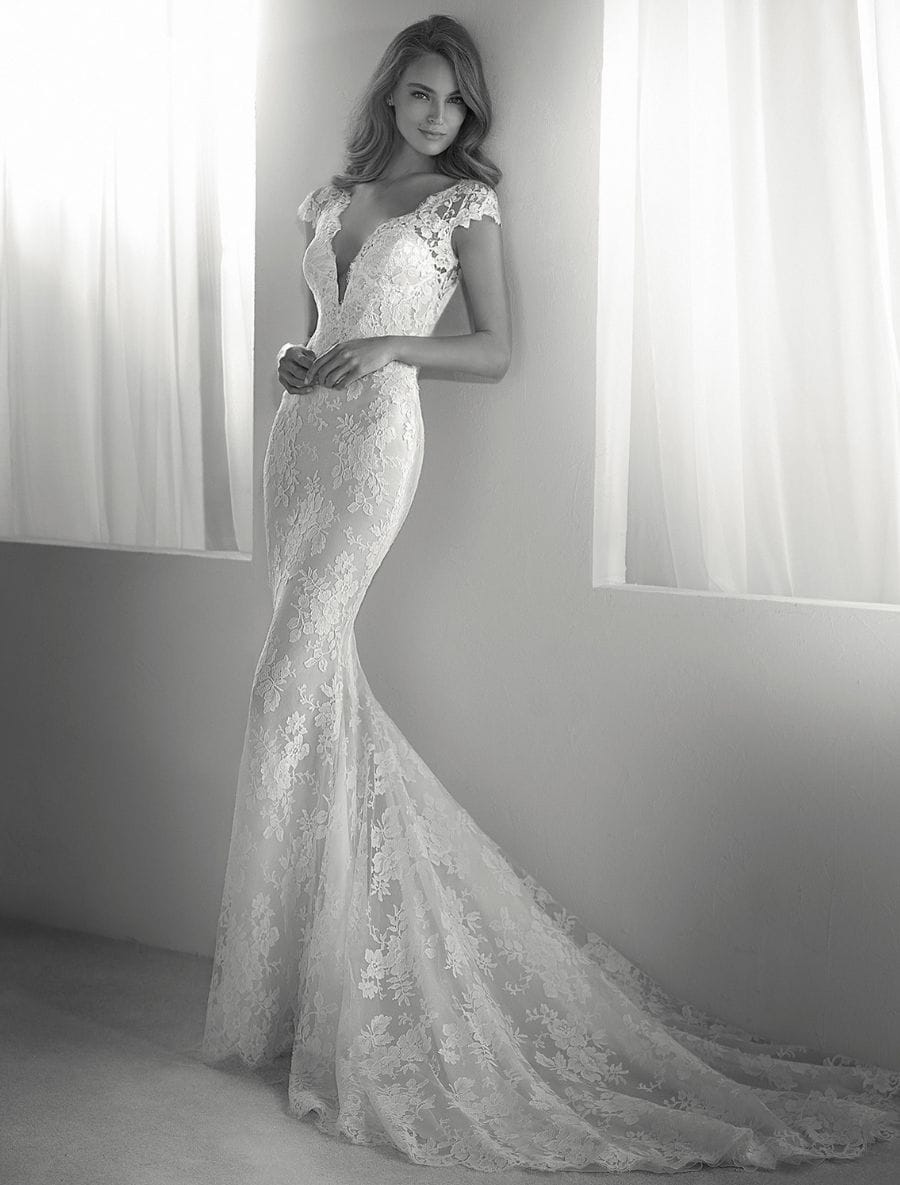 Pronovias Ritmo Lace Wedding Dress without detachable train